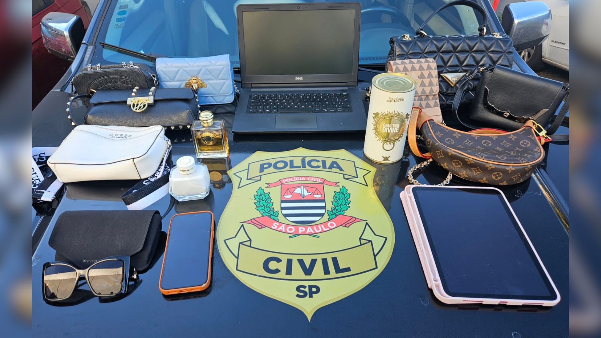 Ao todo, 14 pessoas foram identificadas pela Polícia Civil.