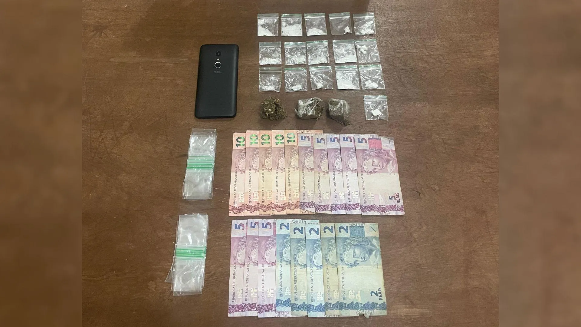 Adolescentes são apreendidos com porções de cocaína e maconha na Avenida Presidente Getúlio Vargas