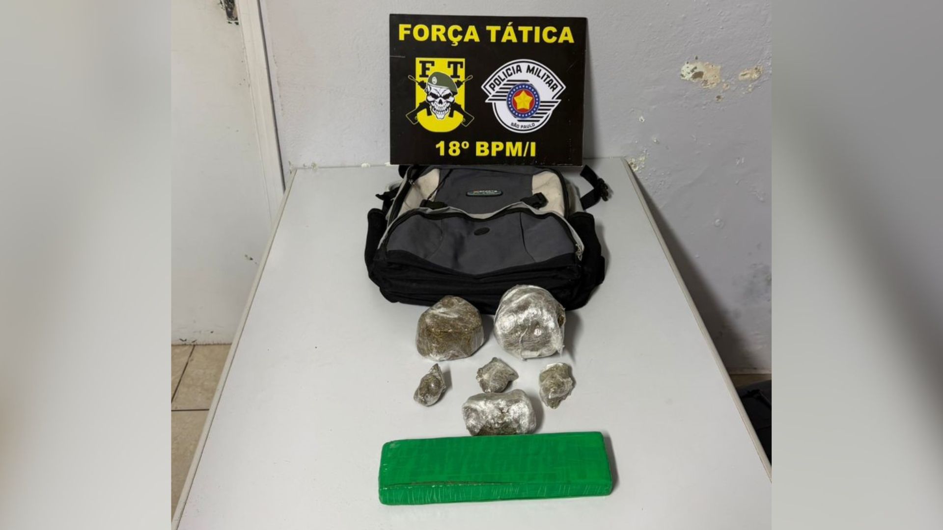 Envolvido negou a propriedade da droga.
