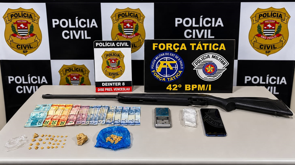 Objeto semelhante a uma arma longa de pressão foi apreendido.
